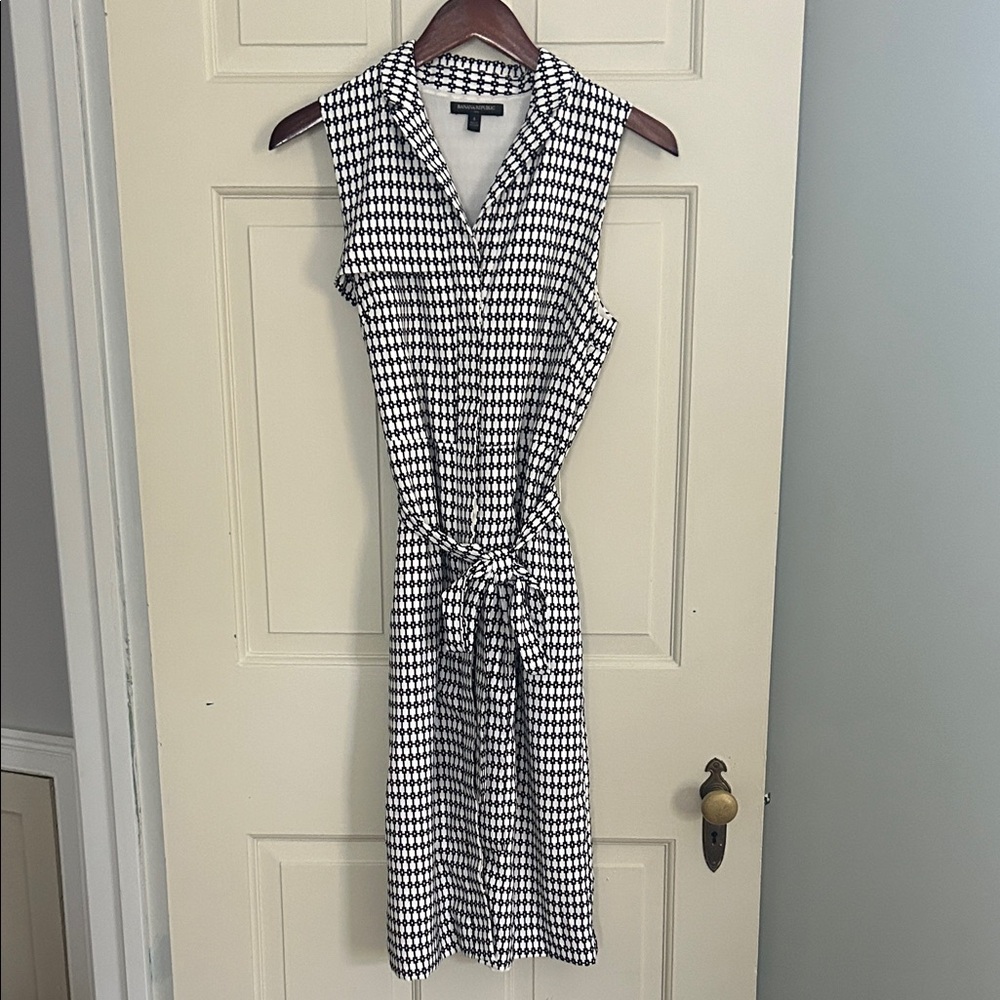 Banana Republic Black and White Patterned Midi Dress